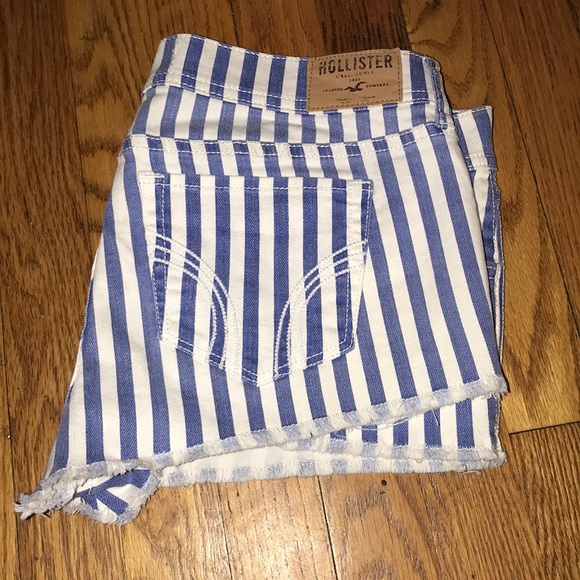 Hollister Pants - Hollister blue striped shorts
